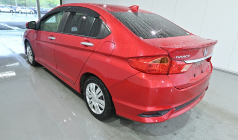 Honda Grace из Японии – седан, который остаётся выгодным выбором ХОНДУ GRACE